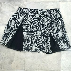 #10289-6 Women’s Print Skirt,size 13.